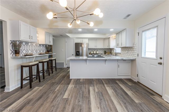 2033 Carlile Drive, Uniontown, OH 44685