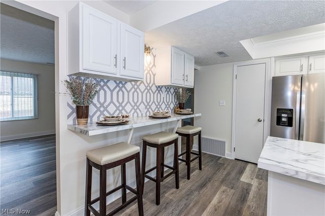 2033 Carlile Drive, Uniontown, OH 44685