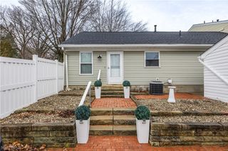 2033 Carlile Drive, Uniontown, OH 44685