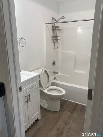 19 Railroad Avenue, Beacon Falls, CT 06403