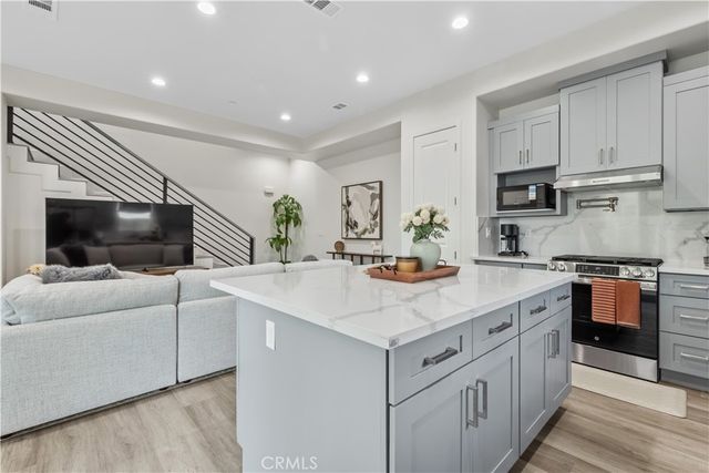 305 N Mountain View Street, Santa Ana, CA 92703