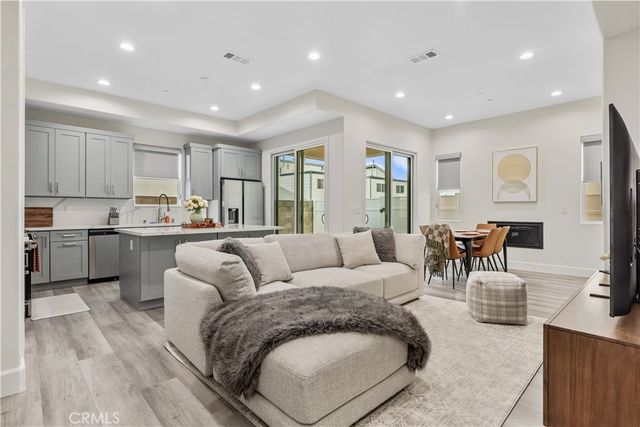 305 N Mountain View Street, Santa Ana, CA 92703