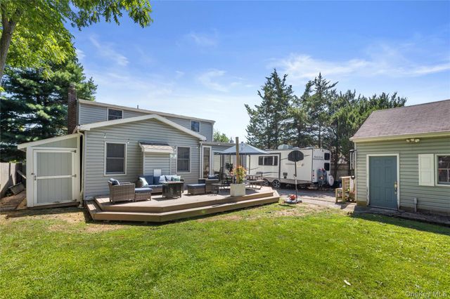 124 Smith Avenue, Islip, NY 11751