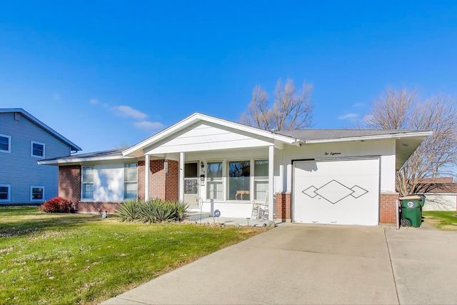 218 Greenbriar Street, Elk Grove Village, IL 60007