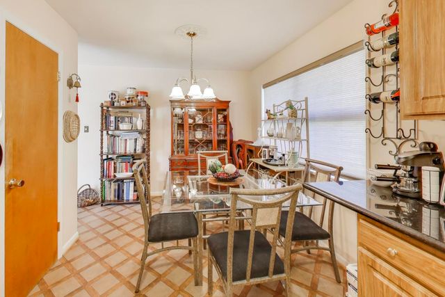 218 Greenbriar Street, Elk Grove Village, IL 60007