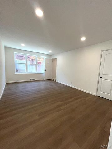 3911 Jamieson Avenue, St Louis, MO 63109