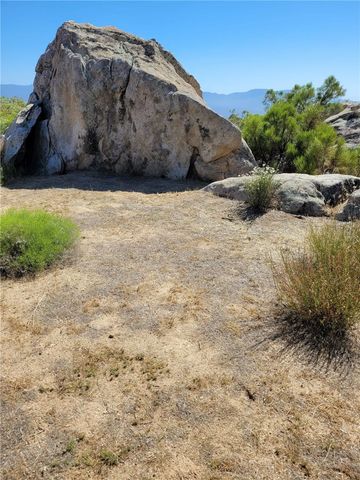 41173 Rocky Valley Way, Aguanga, CA 92536