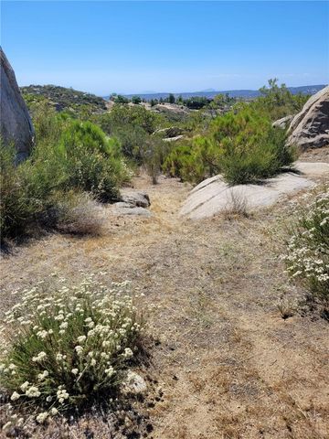 41173 Rocky Valley Way, Aguanga, CA 92536