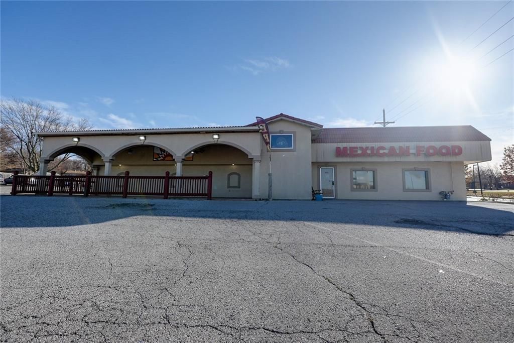 1016 NW WOODS CHAPEL Road, Blue Springs, MO 64015