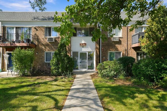 10361 DEARLOVE Road 2C, Glenview, IL 60025