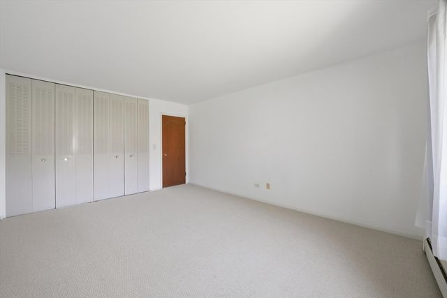 10361 DEARLOVE Road 2C, Glenview, IL 60025