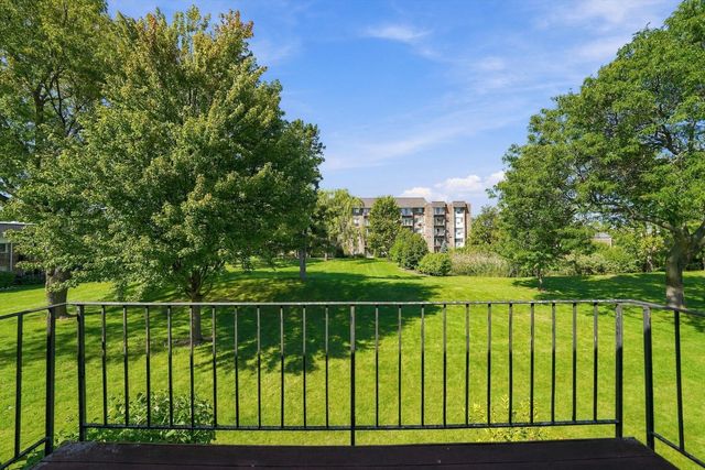 10361 DEARLOVE Road 2C, Glenview, IL 60025