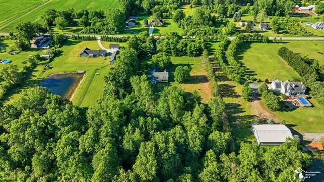 4358 Rauch Road, Petersburg, MI 49270