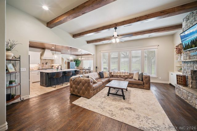 6904 E 89th Street North, Owasso, OK 74055