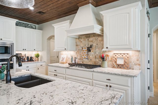 6904 E 89th Street North, Owasso, OK 74055