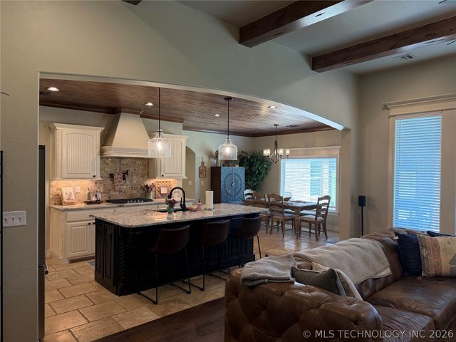 6904 E 89th Street North, Owasso, OK 74055