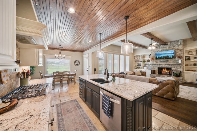 6904 E 89th Street North, Owasso, OK 74055