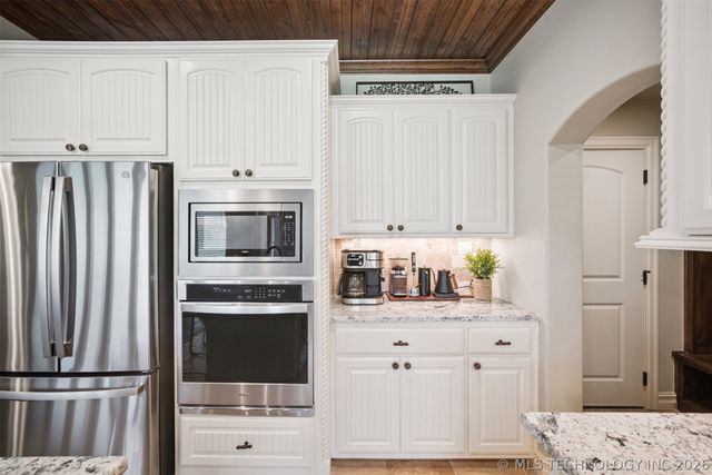 6904 E 89th Street North, Owasso, OK 74055