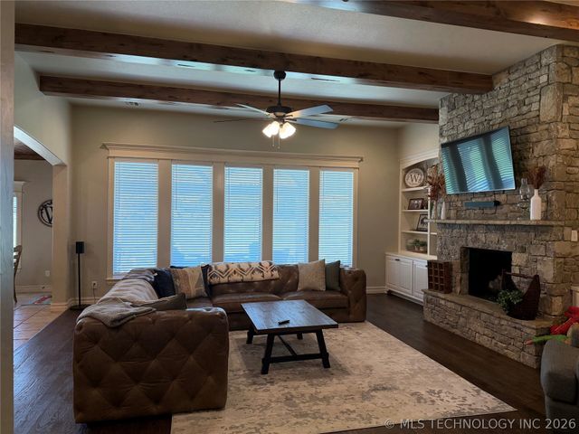 6904 E 89th Street North, Owasso, OK 74055