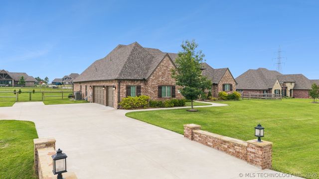6904 E 89th Street North, Owasso, OK 74055