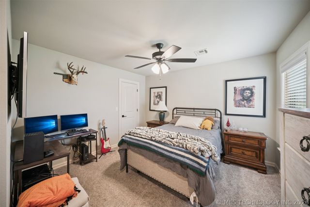 6904 E 89th Street North, Owasso, OK 74055
