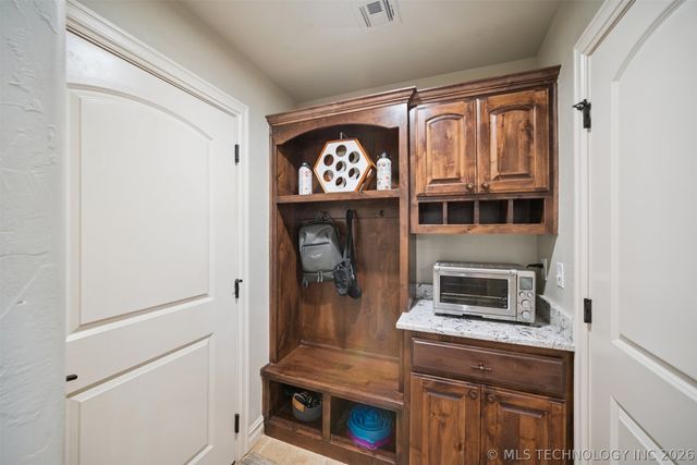 6904 E 89th Street North, Owasso, OK 74055