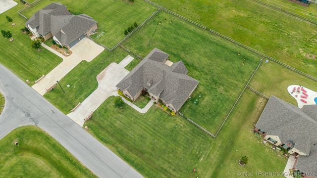 6904 E 89th Street North, Owasso, OK 74055