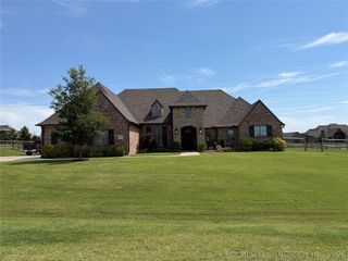 6904 E 89th Street North, Owasso, OK 74055