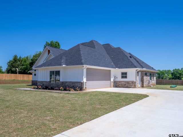 21821 Country Meadows, Bullard, TX 75757