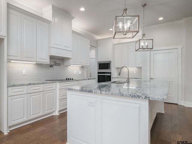 21821 Country Meadows, Bullard, TX 75757