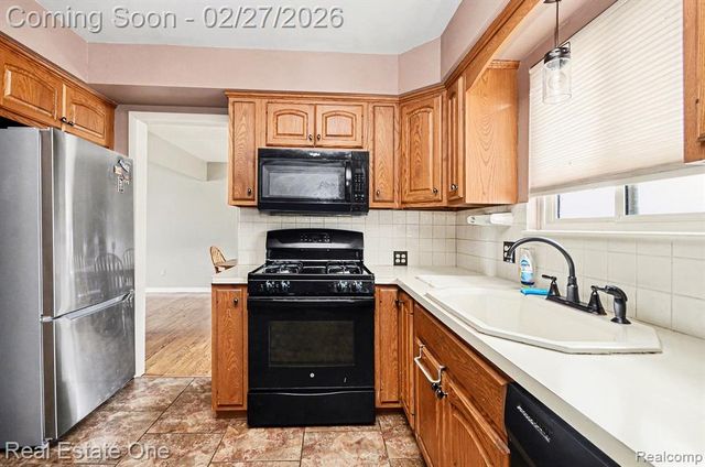 16025 Wrotham Court, Clinton Township, MI 48038