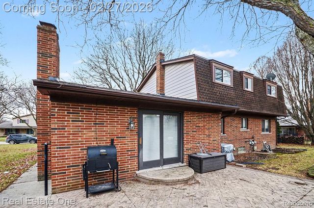 16025 Wrotham Court, Clinton Township, MI 48038