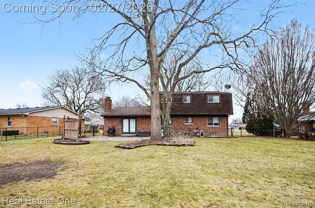 16025 Wrotham Court, Clinton Township, MI 48038