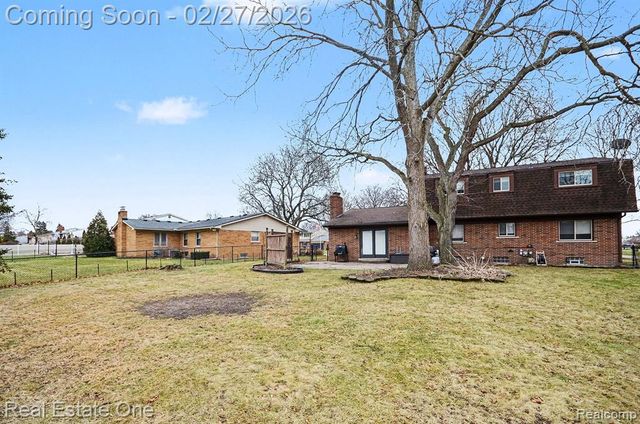 16025 Wrotham Court, Clinton Township, MI 48038