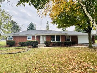 1025 W Puetz ROAD, Oak Creek, WI 53154