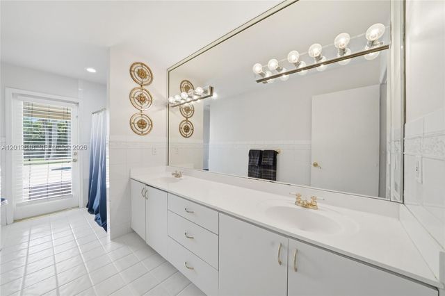 15130 SW 164th Ter, Miami, FL 33187