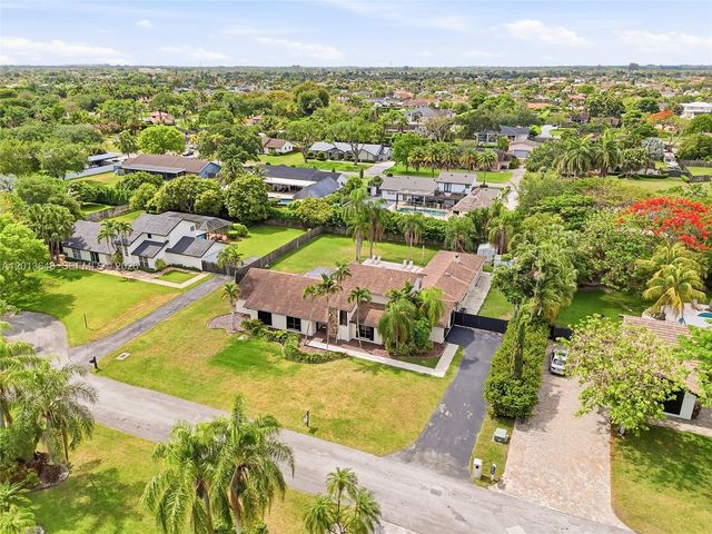 15130 SW 164th Ter, Miami, FL 33187
