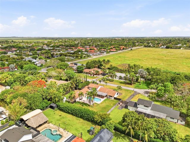 15130 SW 164th Ter, Miami, FL 33187