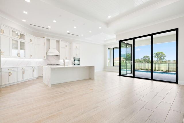 109 SE Via Verona, Port St. Lucie, FL 34984