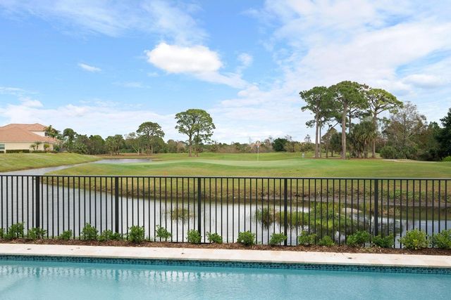109 SE Via Verona, Port St. Lucie, FL 34984