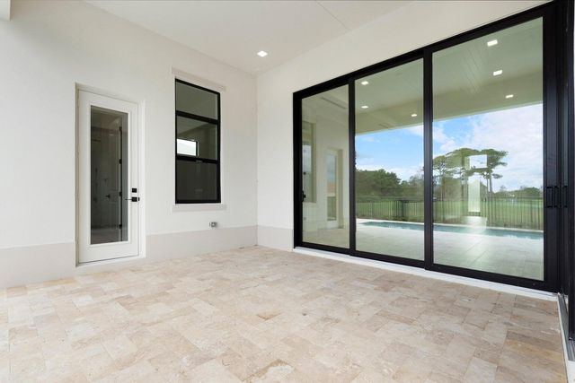 109 SE Via Verona, Port St. Lucie, FL 34984