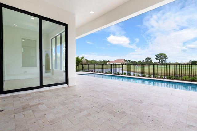 109 SE Via Verona, Port St. Lucie, FL 34984