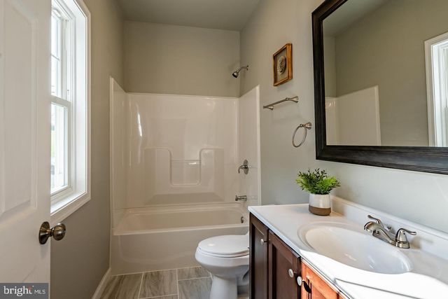 198 CROSS RD, Gilbertsville, PA 19525