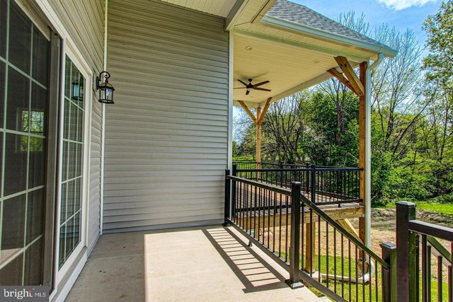 198 CROSS RD, Gilbertsville, PA 19525