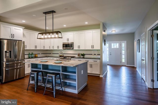 198 CROSS RD, Gilbertsville, PA 19525