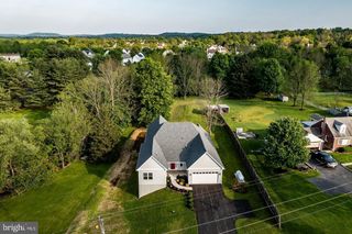 198 CROSS RD, Gilbertsville, PA 19525