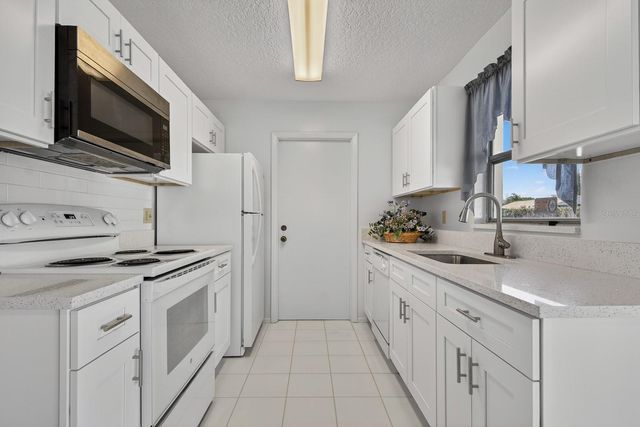 13816 PATHFINDER DRIVE, Tampa, FL 33625