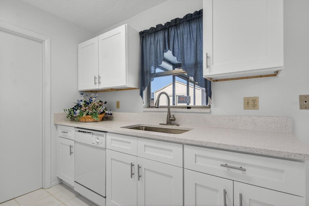 Image 12 of property listing at 13816 PATHFINDER DRIVE, Tampa, FL 33625