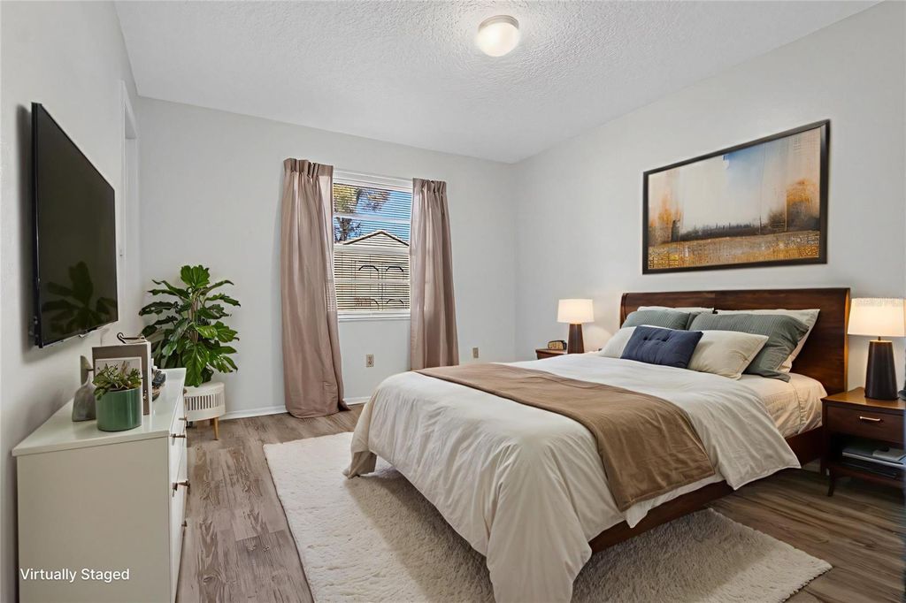 Image 16 of property listing at 13816 PATHFINDER DRIVE, Tampa, FL 33625