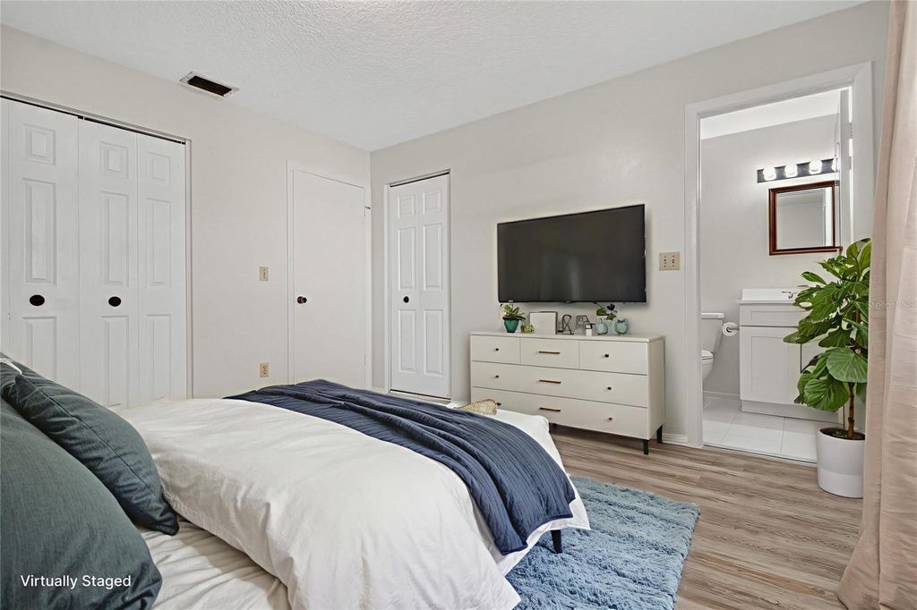 Image 18 of property listing at 13816 PATHFINDER DRIVE, Tampa, FL 33625